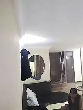 hotvice22 live cam on StripChat