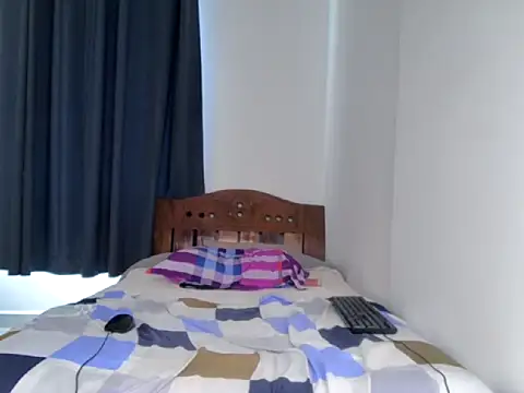 luna5babe (F teen) - show boobs