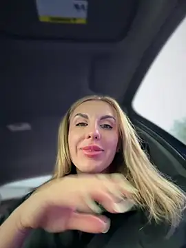 MilfNextDoor20 live cam