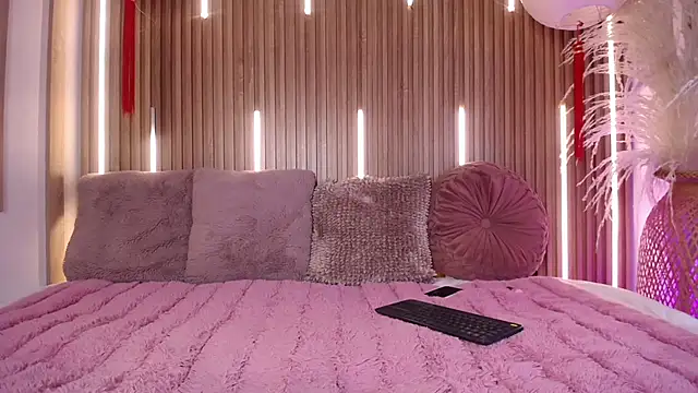 Chloe_Lombardi