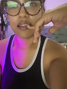 kittybrown18 (F young) - Wet my pussy and try it
