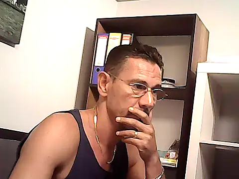mastercharisma35 (Ask my age) - like tips pls. ı stand up for you.. okey