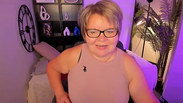 Shannonshine live cam on StripChat