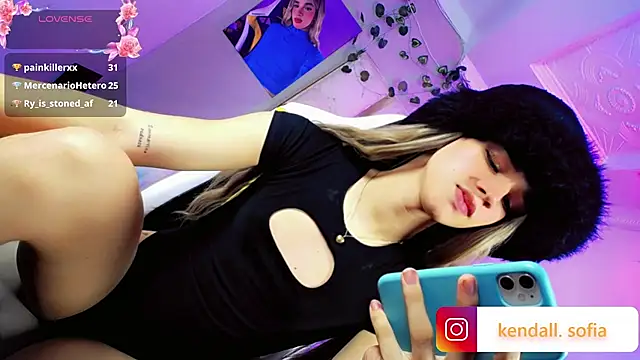 Sophiaa_doll_ live cam on StripChat