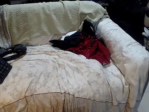 Trish_CurveCock