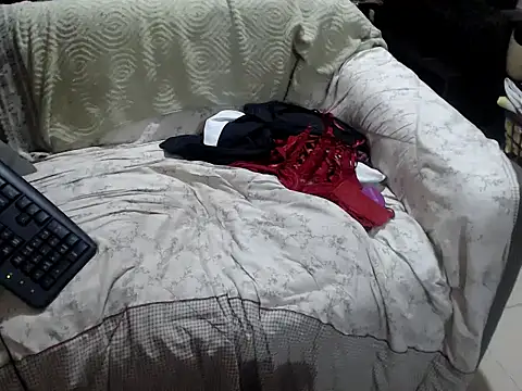 Trish_CurveCock