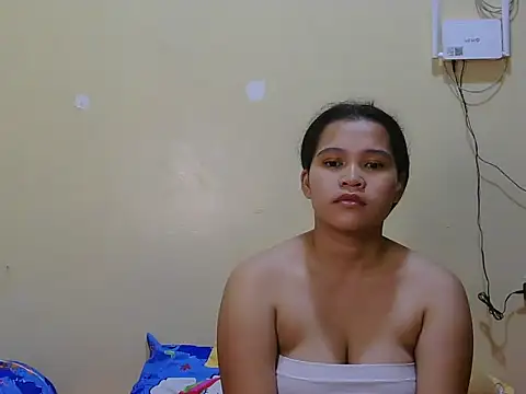 TwinityX live cam on StripChat