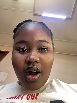 TThickblackpussy1 live cam on StripChat