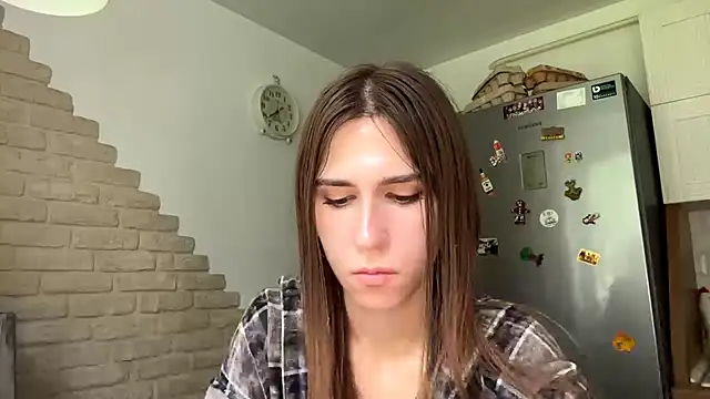 ZaraGuyette live cam on StripChat