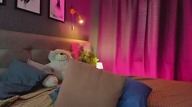 Lesi_Moonie01