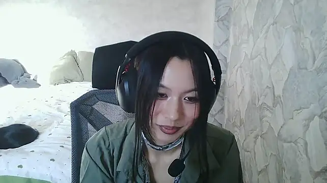 JacklynGingrich live cam on StripChat