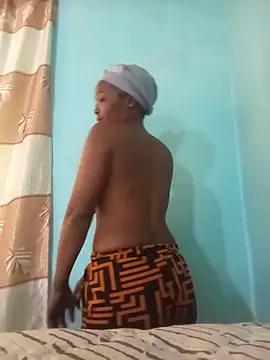 mommysmile live cam on StripChat