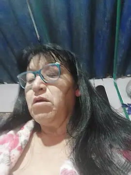 clarita_01 live cam on StripChat