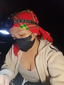 Hiha-nn live cam on StripChat