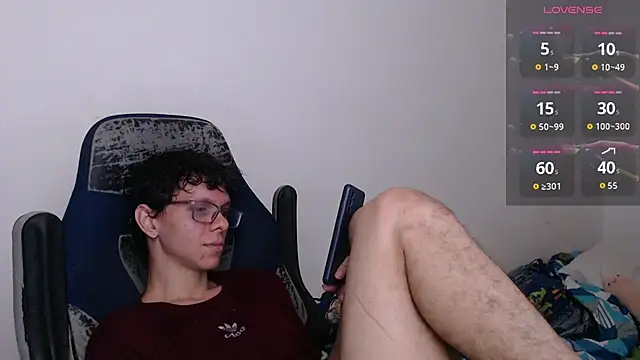 bryamado69 live cam on StripChat