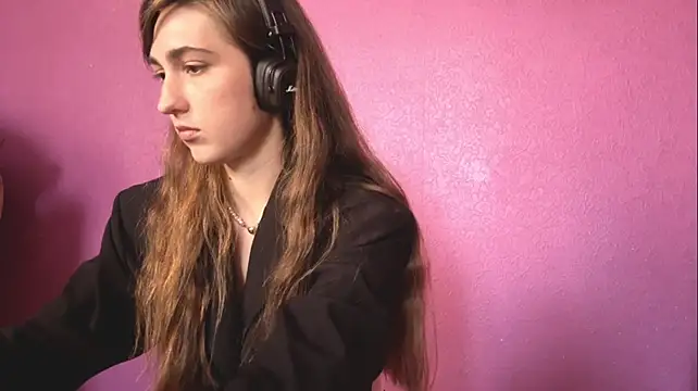 VernieReinicke live cam on StripChat
