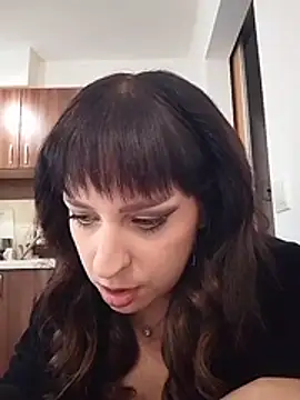 EmmaKrosss live cam on StripChat
