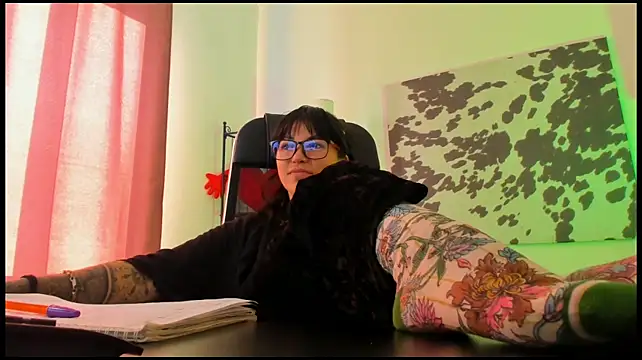 NeoGeisha live cam on StripChat