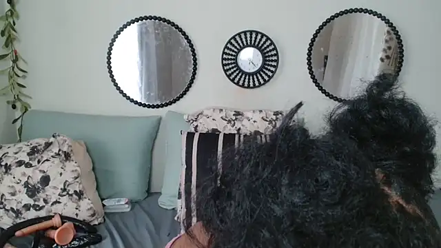 FreakyNubian live cam on StripChat