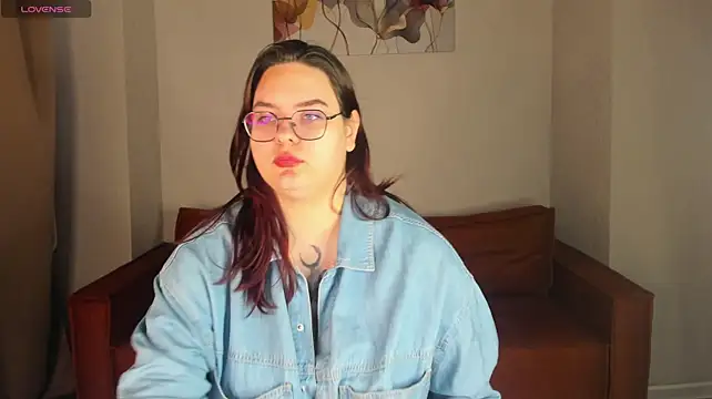 Kity_Mooree live cam on StripChat
