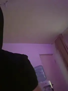 Elly20r live cam on StripChat