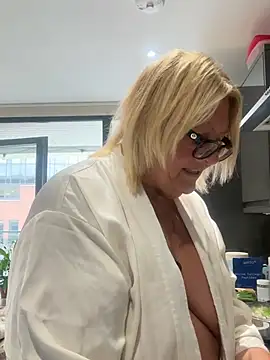 MoistCurveyChanel