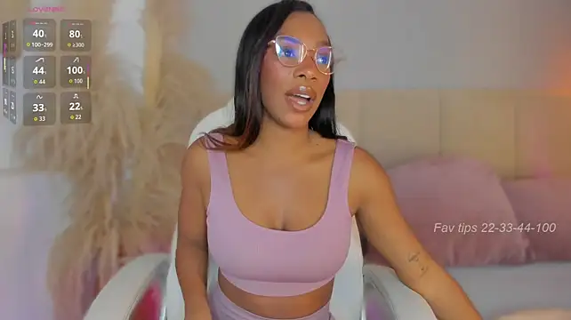 aprilebony_ webcam