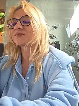 KaylinJan live cam on StripChat