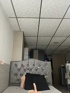 emilycoy1 live cam on StripChat