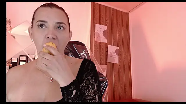 milfsecret69 webcam