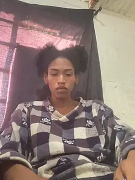 Model: angelamariebandary