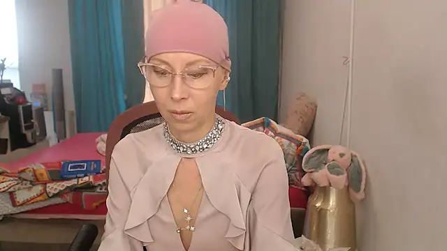 LuxuryNika