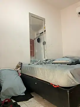bigdick211292 live cam on StripChat