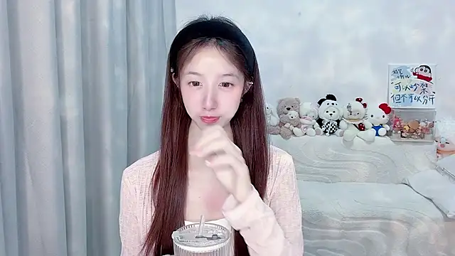 lucky-tt live cam on StripChat