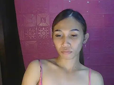 Urfucking_khloe1 live sex cam
