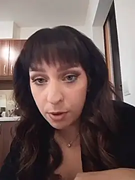EmmaKrosss live cam on StripChat
