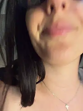 mysterygirl__ (F young) - Fellation ou branlette esp + bave 💦