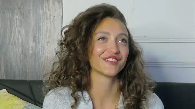 ArianaRhodes live cam on StripChat