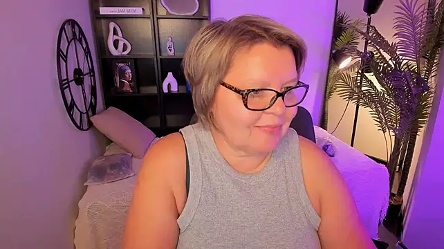 Shannonshine live cam on StripChat