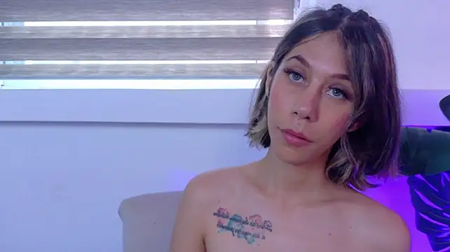 ZoeyPetit webcam