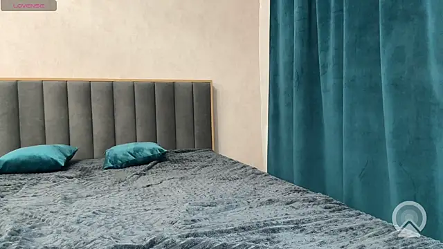 alice_sparkle (F young) - Alice, show me your pussy