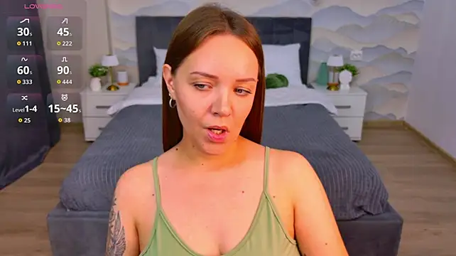 Chloe_Sapphire live cam on StripChat