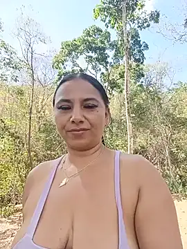 esmeralda_li live cam on StripChat