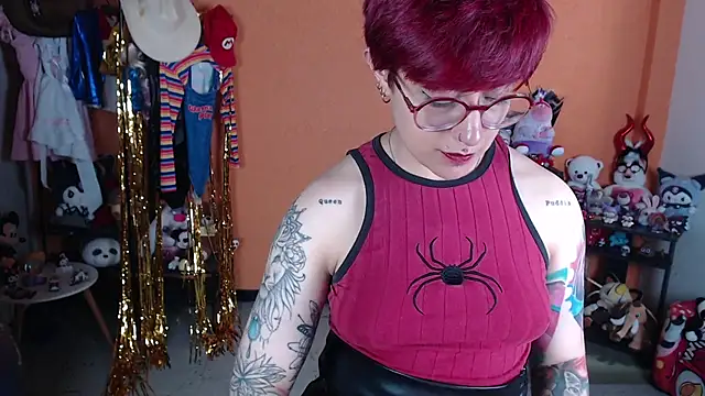 MissMiia2 live cam on StripChat