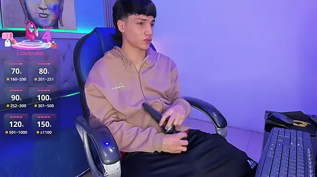 samblack_ (M twink) - PONERSE DE PIE