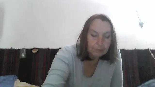 AnnaLive570 live cam on StripChat