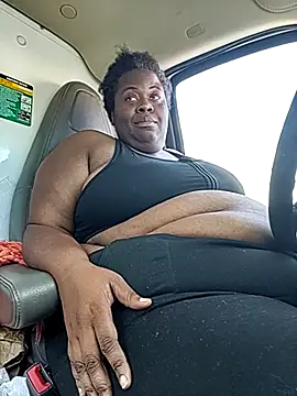 BigBust90 live cam