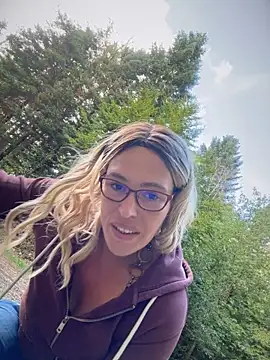 Nadja_Noir live cam on StripChat