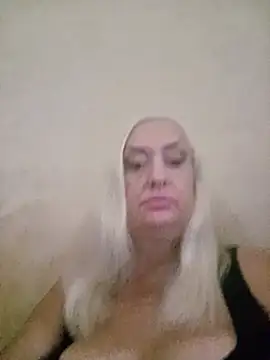 Julia20X live cam on StripChat