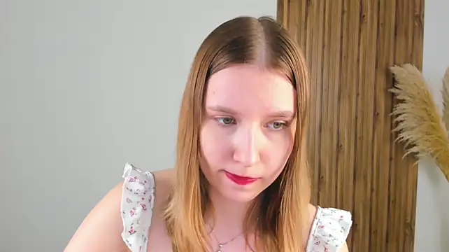 LiliLinn live cam on StripChat